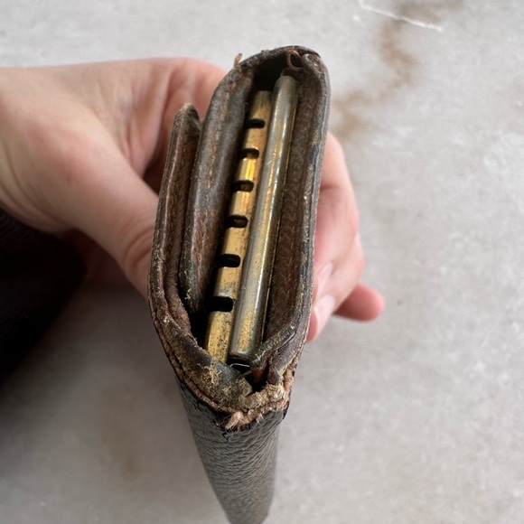 LOUIS VUITTON Monogram 6 Key Holder (CT4127) - Picture 7 of 10